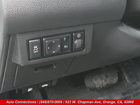 Used 2012 Nissan Versa 1.8 S FWD image 17