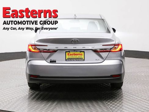 Used 2025 Toyota Camry LE image 6