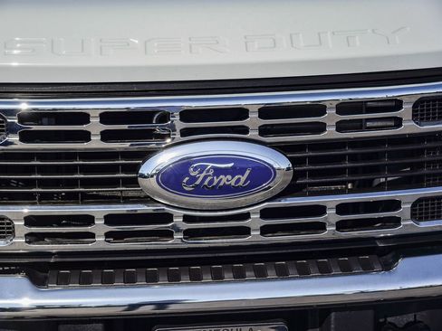 Used 2025 Ford F250 XLT image 11