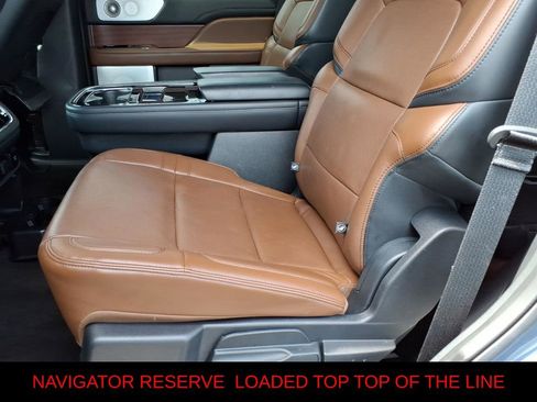 Used 2023 Lincoln Navigator Reserve AWD/4WD image 12