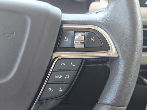 Used 2022 Lincoln Nautilus FWD w/ Premium Package image 31