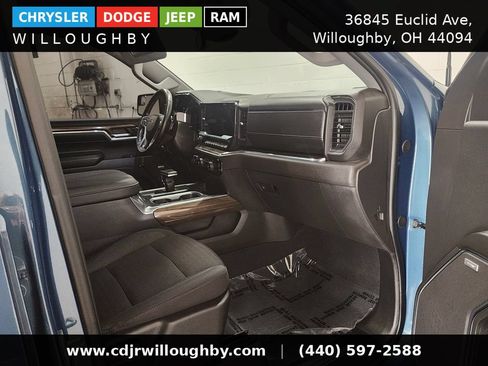 Used 2024 Chevrolet Silverado 1500 LT Trail Boss w/ Convenience Package II AWD/4WD image 39