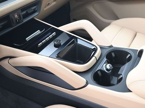 New 2026 Porsche Cayenne S image 22
