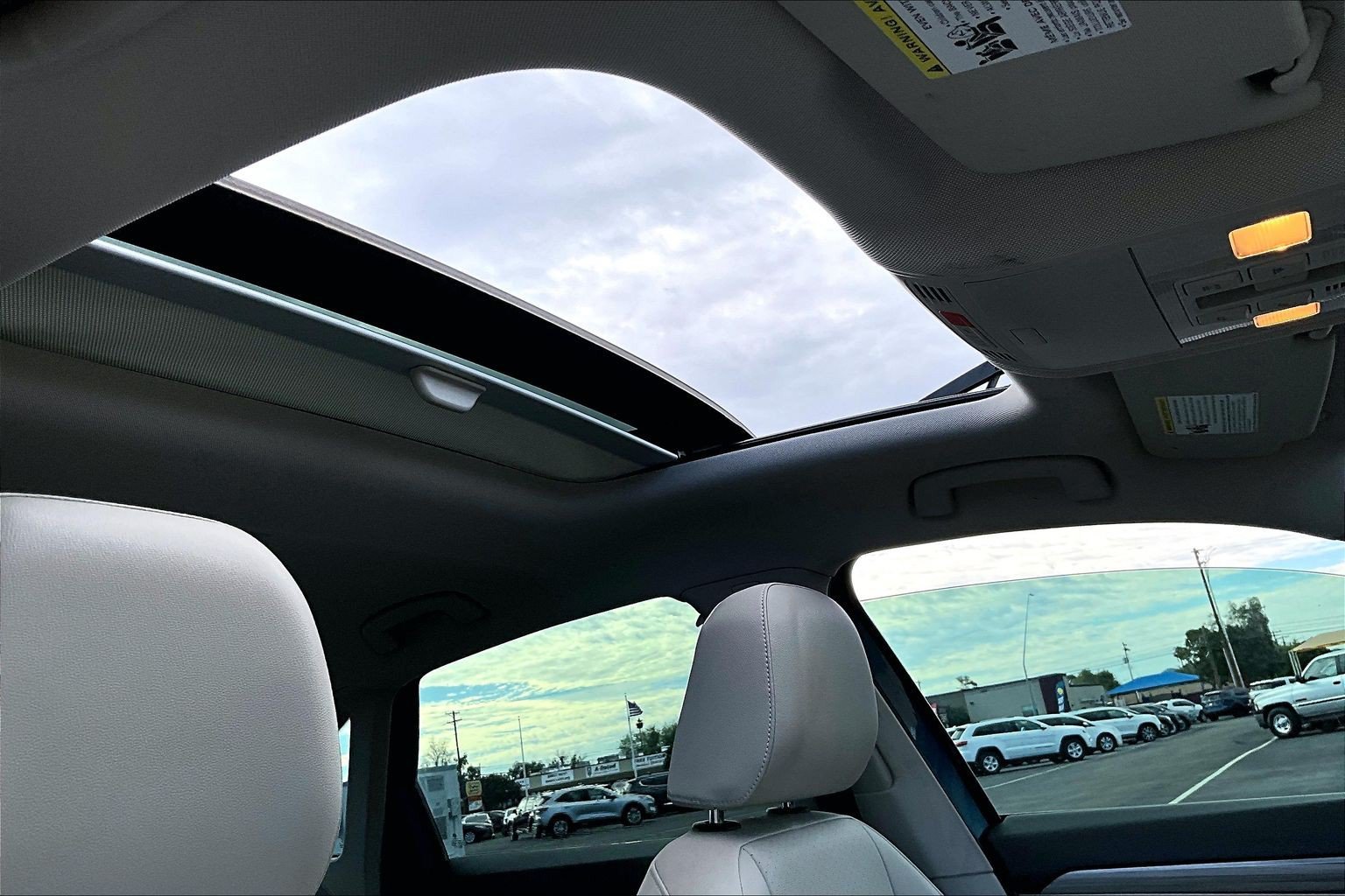 Used 2019 Volkswagen Jetta SEL FWD image 16