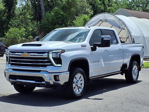 Used 2024 Chevrolet Silverado 2500 LTZ w/ LTZ Convenience Package AWD/4WD image 3