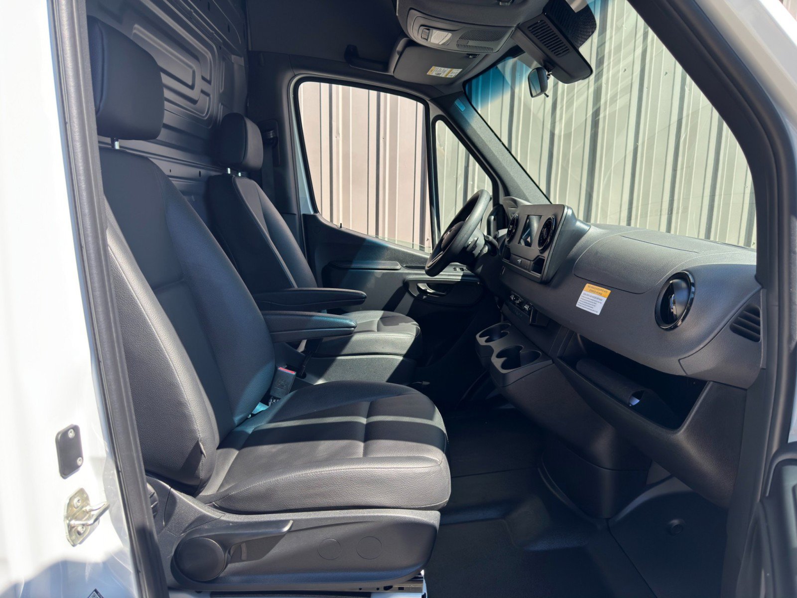 Used 2023 Mercedes-Benz Sprinter 2500 image 13