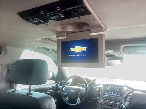 Used 2018 Chevrolet Suburban Premier RWD image 30