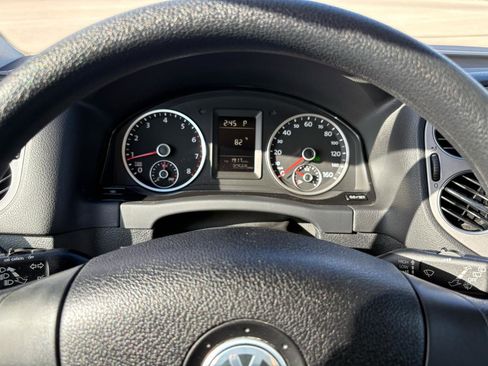 Used 2010 Volkswagen Tiguan S FWD image 45