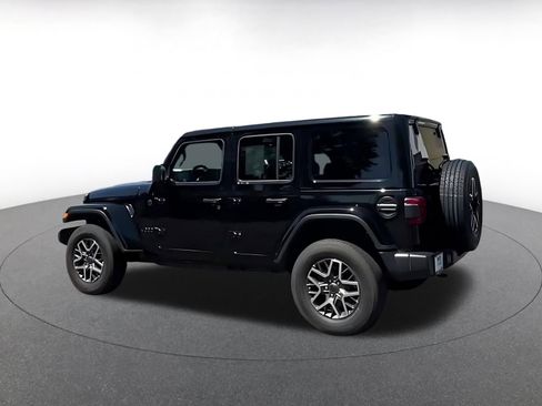Used 2025 Jeep Wrangler Unlimited Sahara AWD/4WD image 12