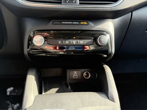 Used 2025 Ford Escape Platinum AWD/4WD image 24