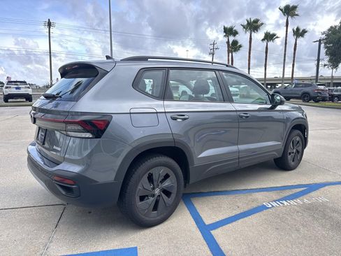 Used 2025 Volkswagen Taos S FWD image 5