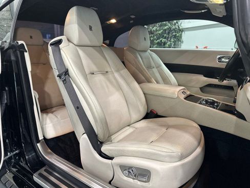 Used 2015 Rolls-Royce Wraith RWD image 59