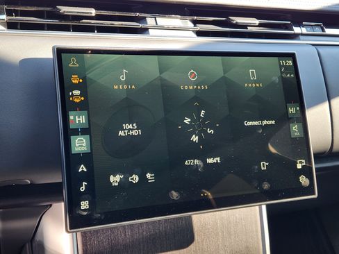 Certified 2025 Land Rover Range Rover SE image 20