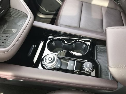 Used 2025 Ford Explorer Platinum w/ Ultimate Package image 21