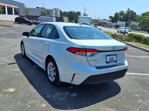Certified 2025 Toyota Corolla LE FWD image 25