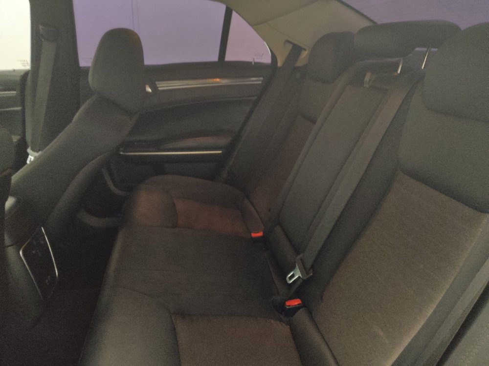 Used 2019 Chrysler 300 Touring w/ Sport Appearance Package RWD image 18