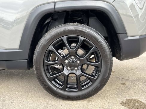 Used 2023 Jeep Compass Altitude w/ Sun and Sound Group image 7