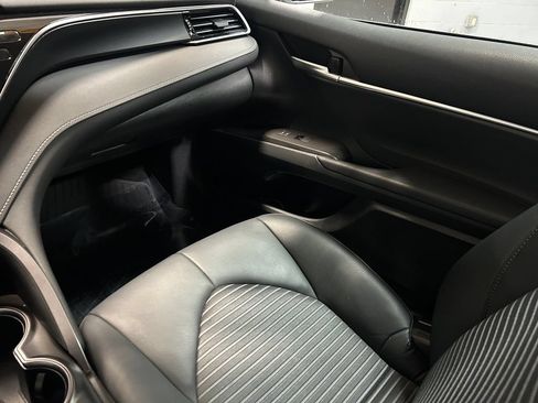 Used 2024 Toyota Camry SE FWD image 14