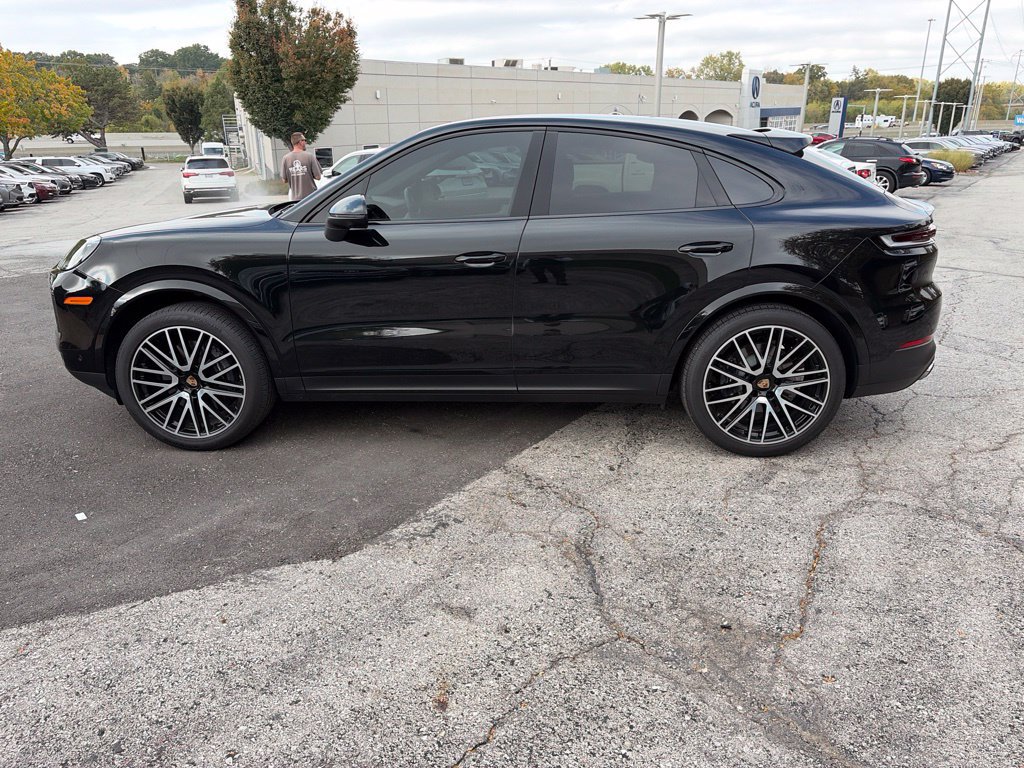 Used 2025 Porsche Cayenne Coupe AWD/4WD image 8