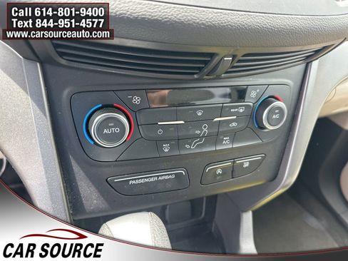Used 2017 Ford Escape SE FWD image 21