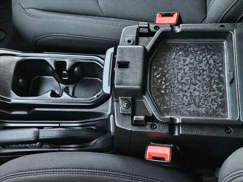 Used 2018 Jeep Wrangler Unlimited Sport image 15