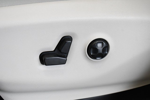 Used 2017 Chrysler Pacifica Touring Plus FWD image 22