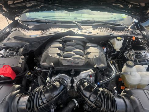 Used 2025 Ford Mustang GT Premium RWD image 25