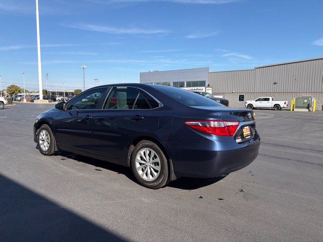 Used 2015 Toyota Camry LE FWD image 5