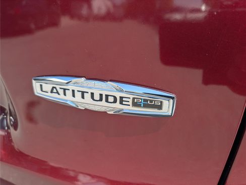 Used 2020 Jeep Cherokee Latitude Plus w/ Cold Weather Group image 10