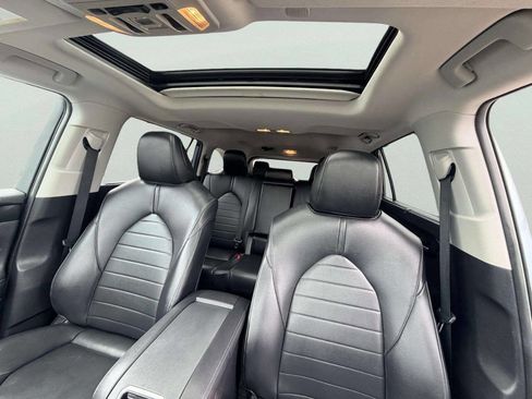 Used 2020 Toyota Highlander XLE FWD image 24