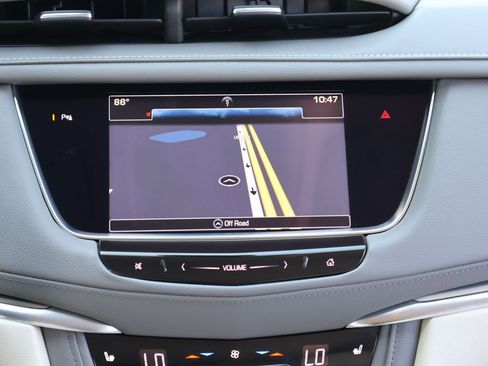 Used 2017 Cadillac XT5 Luxury w/ Driver Awareness Package FWD image 15