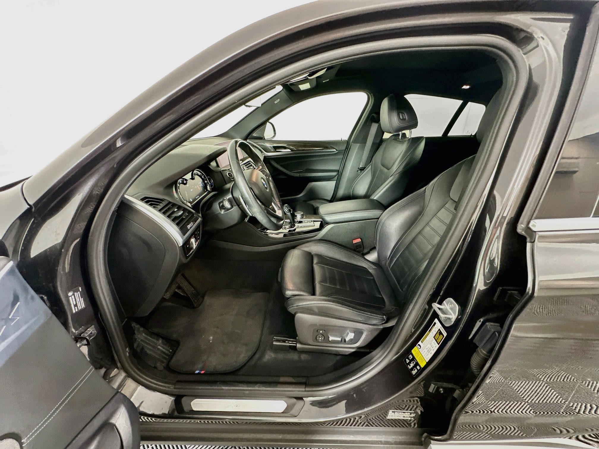 Used 2019 BMW X4 xDrive30i w/ Premium Package AWD/4WD image 13
