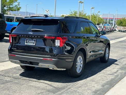 New 2026 Ford Explorer Active RWD image 7