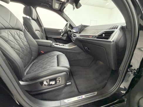 Used 2025 BMW X5 xDrive40i w/ M Sport Package AWD/4WD image 42