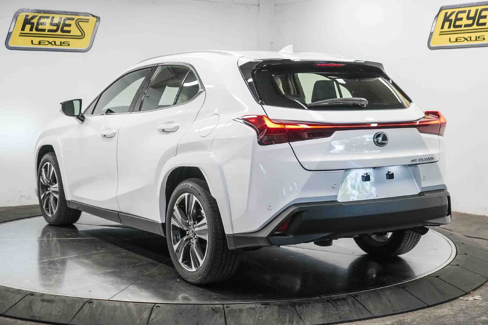 Used 2026 Lexus UX 300h AWD w/ Accessory Package (Z2) image 4