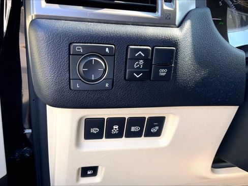 Used 2023 Lexus GX 460 Premium AWD/4WD image 35