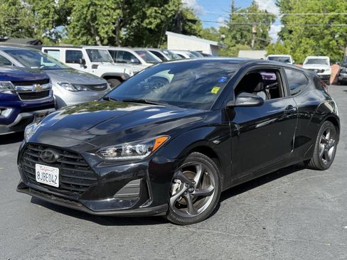 Used 2019 Hyundai Veloster 2.0 FWD image 2