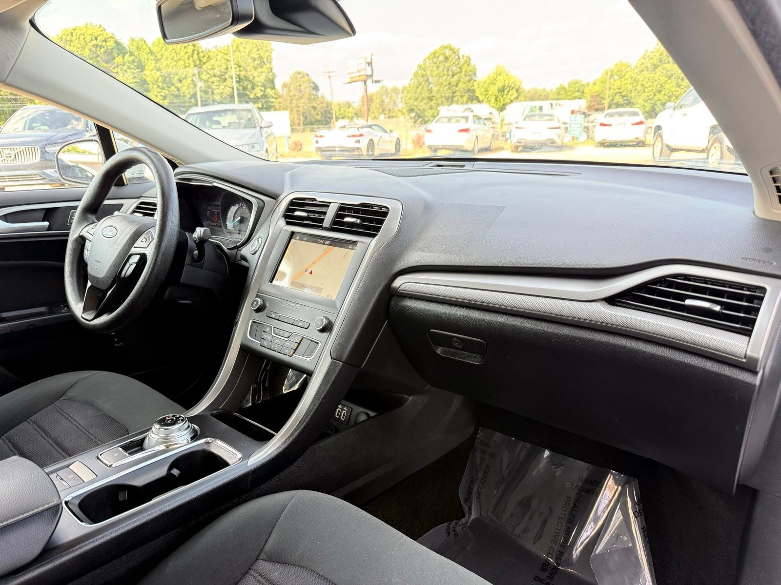 Used 2019 Ford Fusion SE FWD image 20