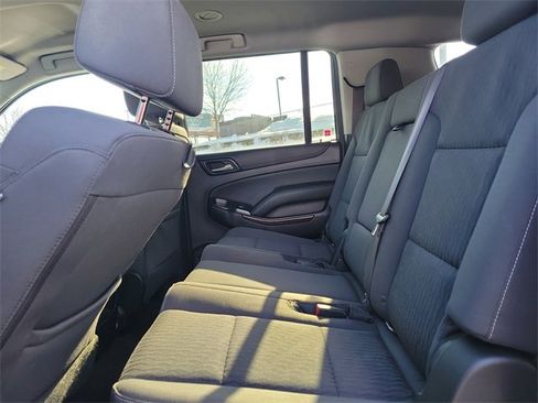 Used 2017 GMC Yukon XL SLE w/ SLE Value Package image 10