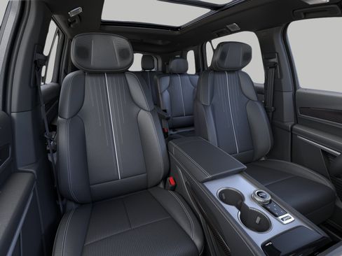 New 2026 Cadillac Vistiq Luxury w/ LPO, Floor Liner Package AWD/4WD image 16