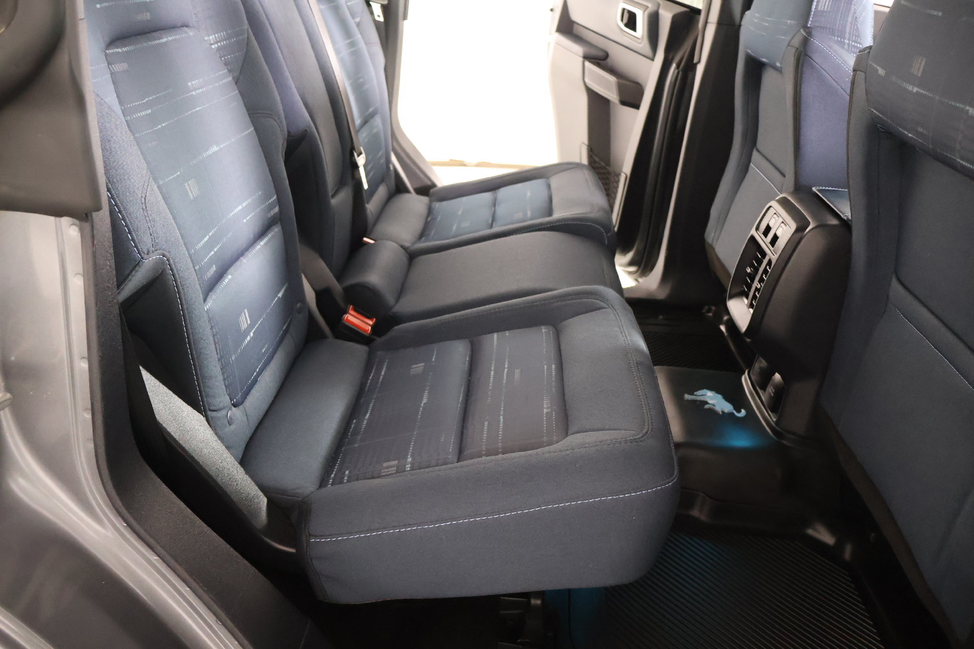 Used 2025 Ford Bronco Heritage Edition AWD/4WD image 16