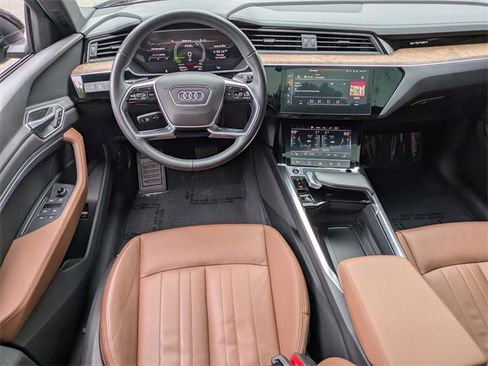 Used 2022 Audi e-tron Premium w/ Convenience Plus Package image 19