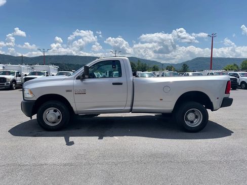 Used 2018 RAM 3500 Tradesman w/ Power & Remote Entry Group RWD image 5