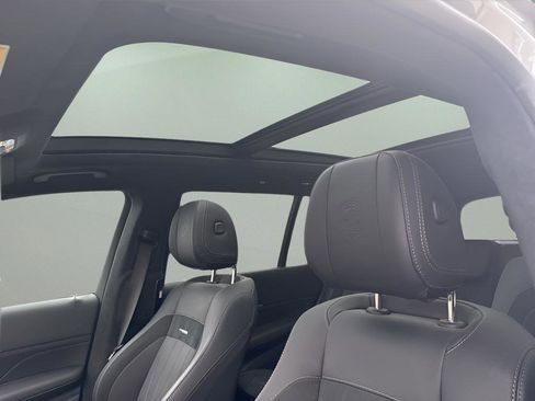 Used 2025 Mercedes-Benz GLS 63 AMG 4MATIC image 11