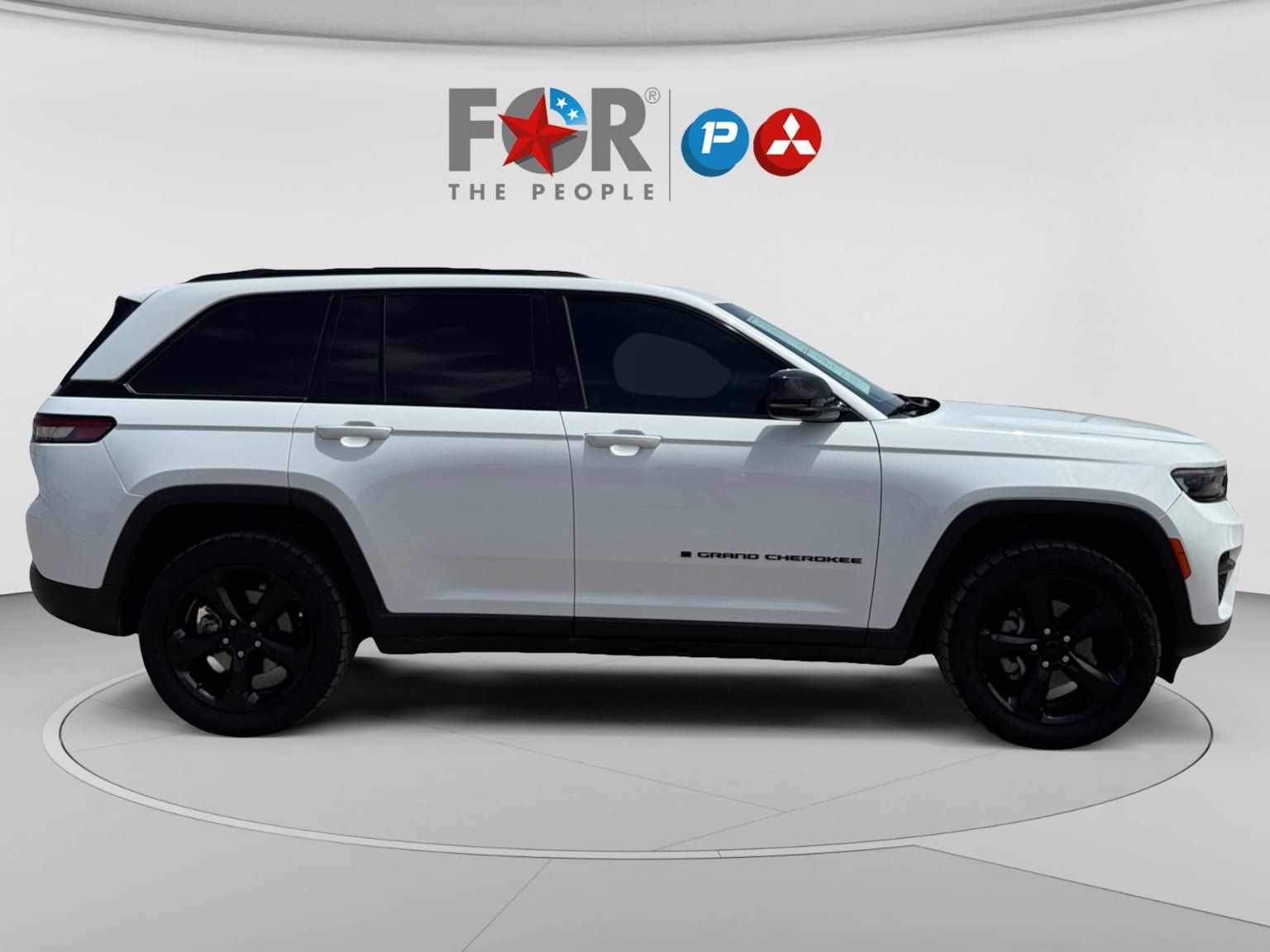 Used 2023 Jeep Grand Cherokee Altitude RWD image 6