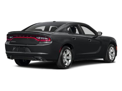 Used 2017 Dodge Charger SE RWD image 2