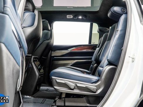 Used 2025 Cadillac Escalade IQ Luxury 2 AWD/4WD image 43