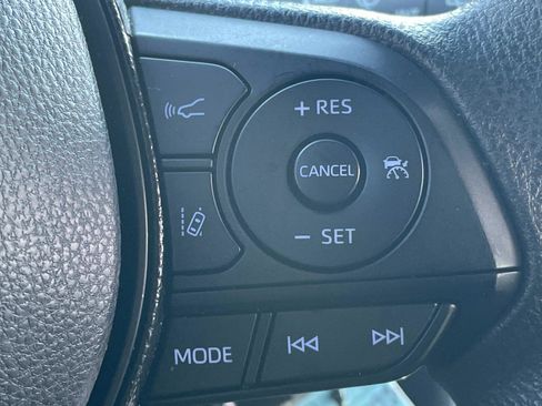 Used 2021 Toyota RAV4 LE FWD image 21