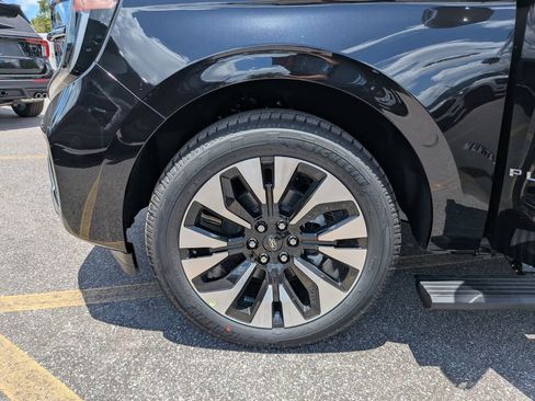 New 2026 Ford Expedition Platinum w/ Driver's Package AWD/4WD image 31