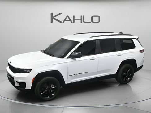 Used 2023 Jeep Grand Cherokee L Laredo AWD/4WD image 2